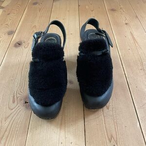 Black shearling No. 6 Clogs
